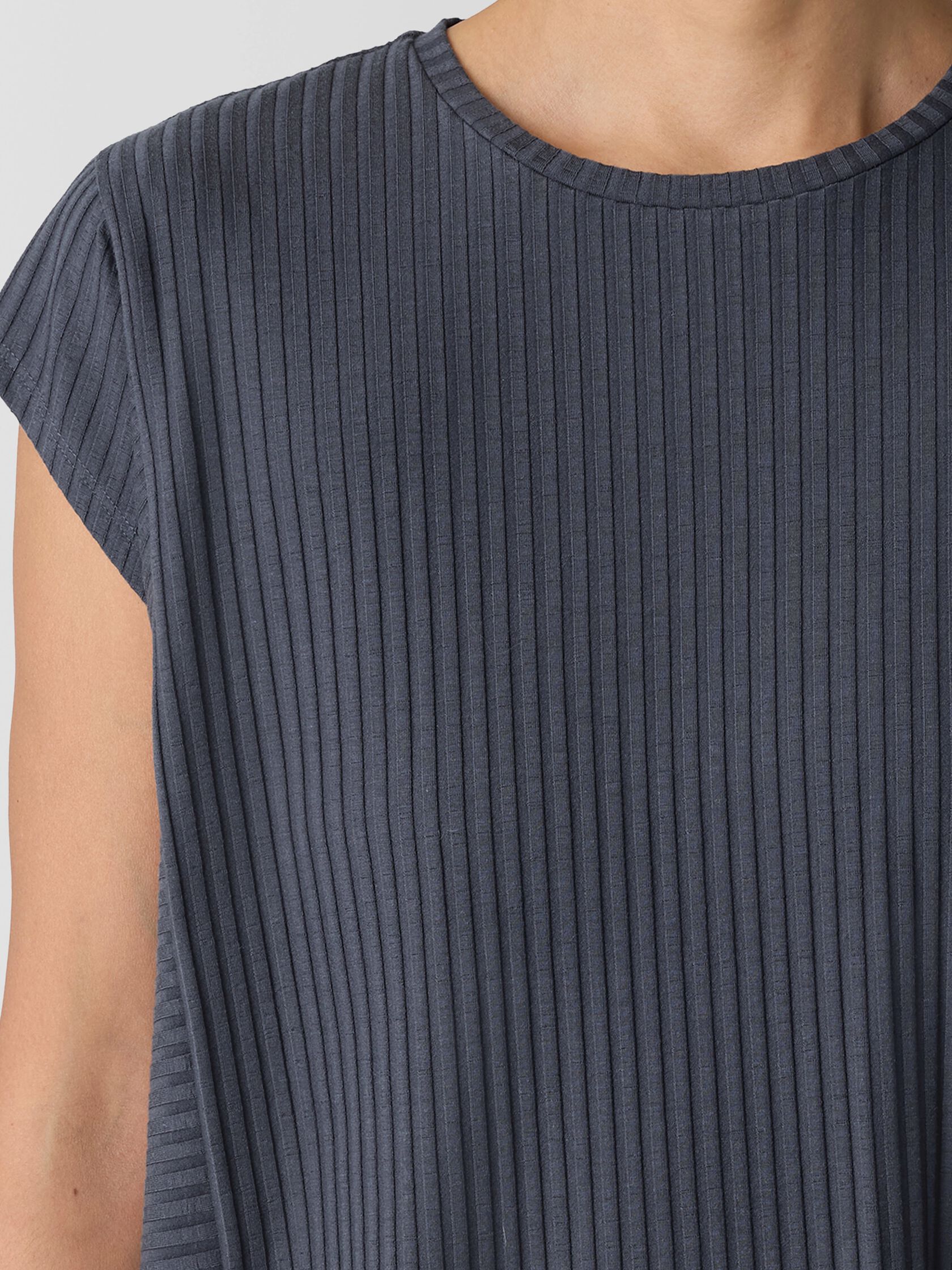 Textured Stretch Rib Round Neck Top
