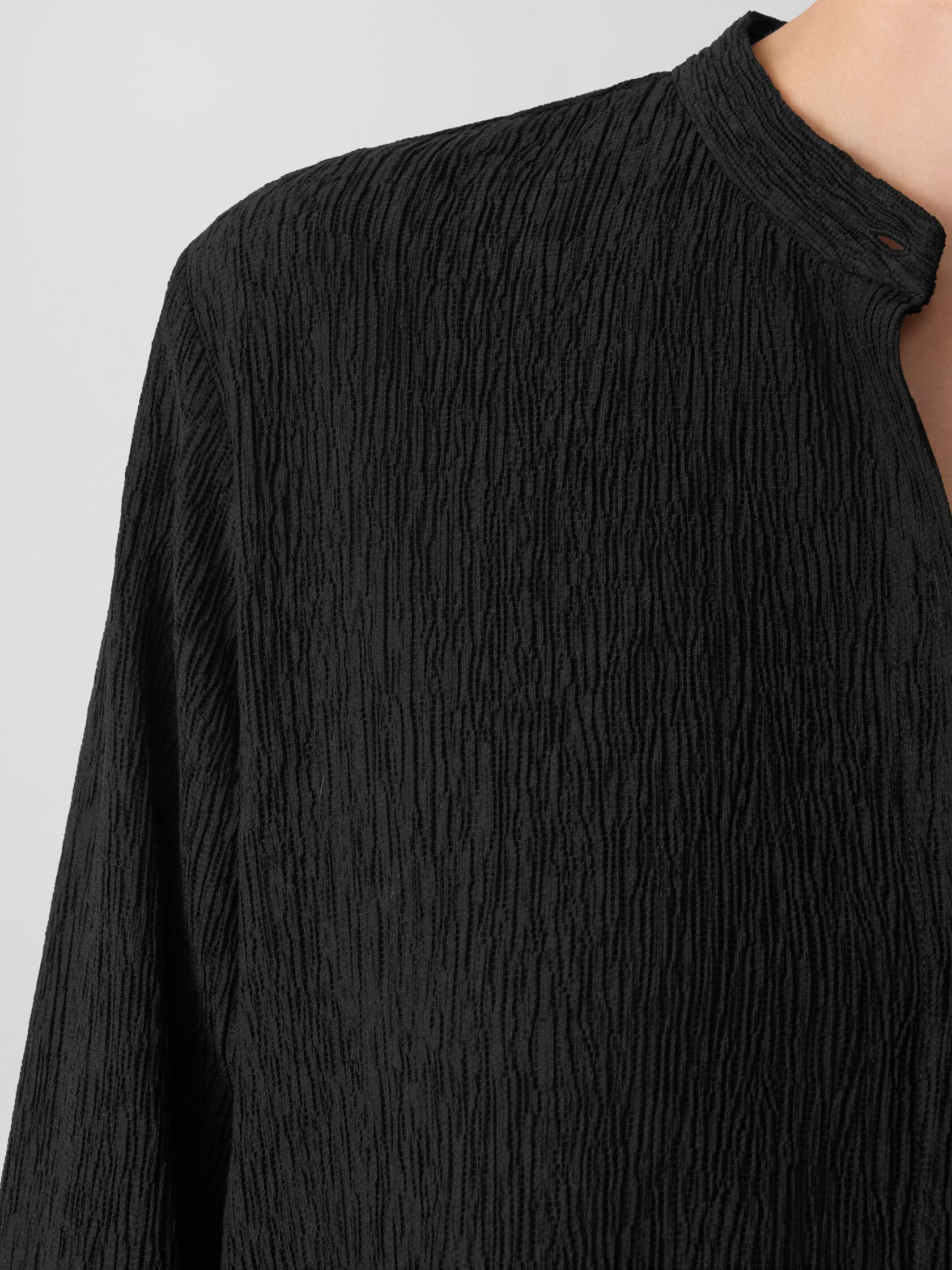 Woven Plissé Band Collar Shirt