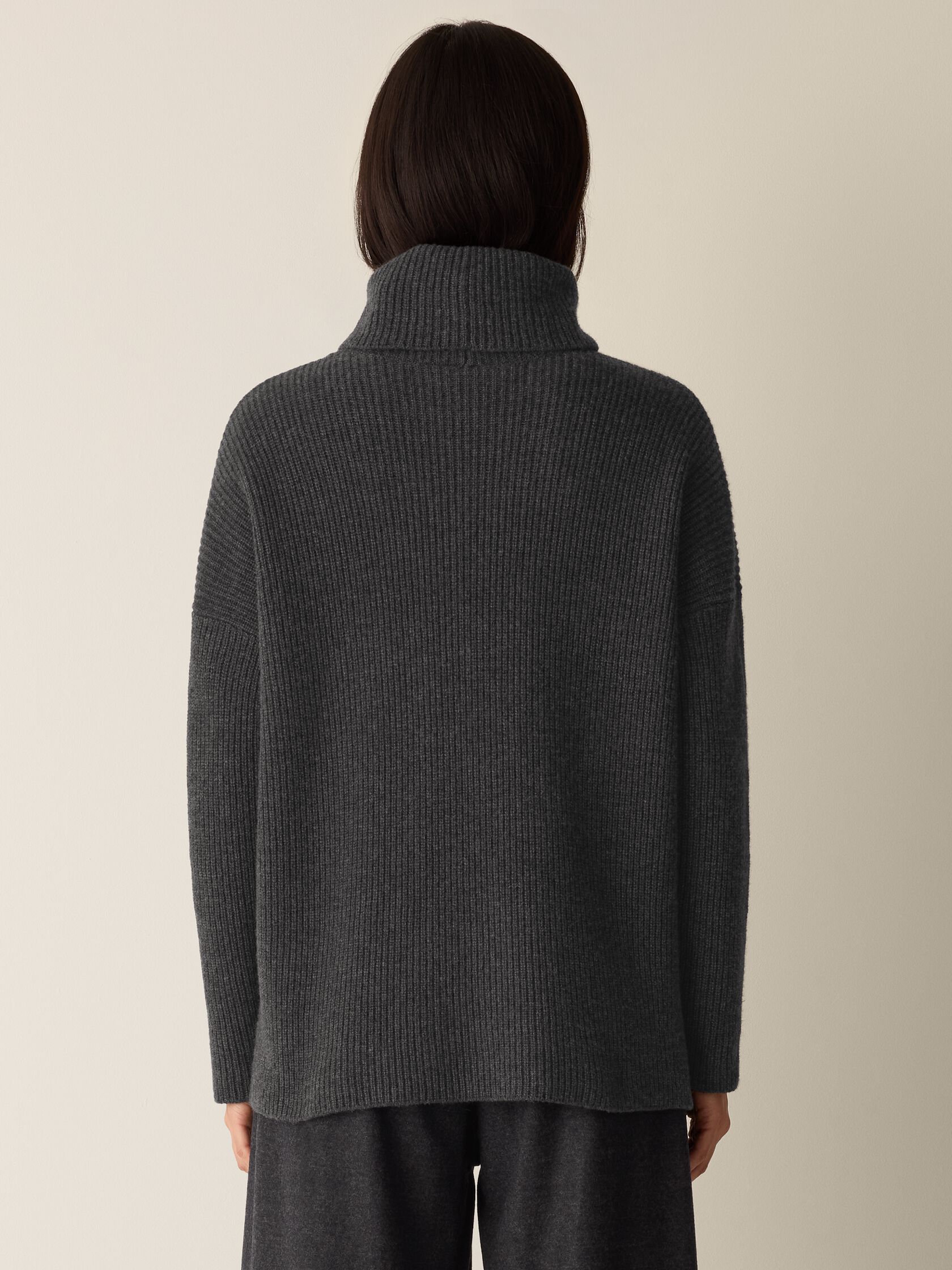 Recycled Wool Cashmere Turtleneck Top